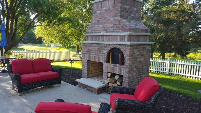 outdoor pizza oven and fireplace (3)