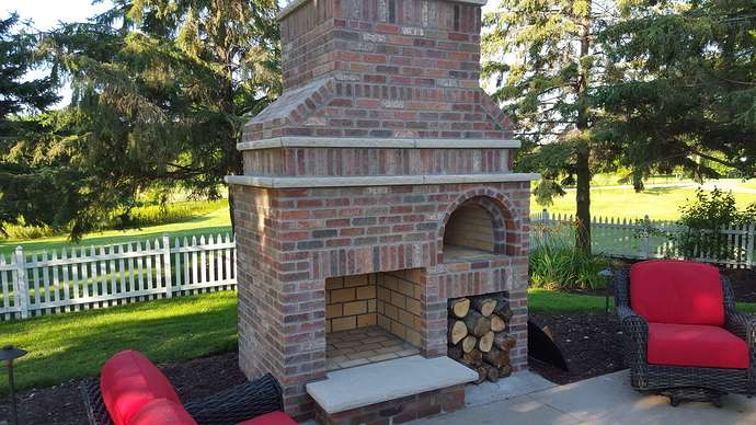 outdoor pizza oven and fireplace (5)